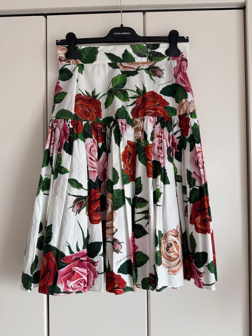 ドルチェ＆ガッバーナ　フレアスカート ひざ丈　薔薇　42