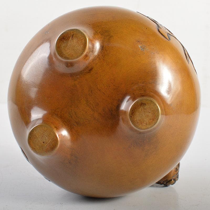 金屋五郎三郎 　宣徳銅　双耳花文　三足火入　共箱　F　R7007