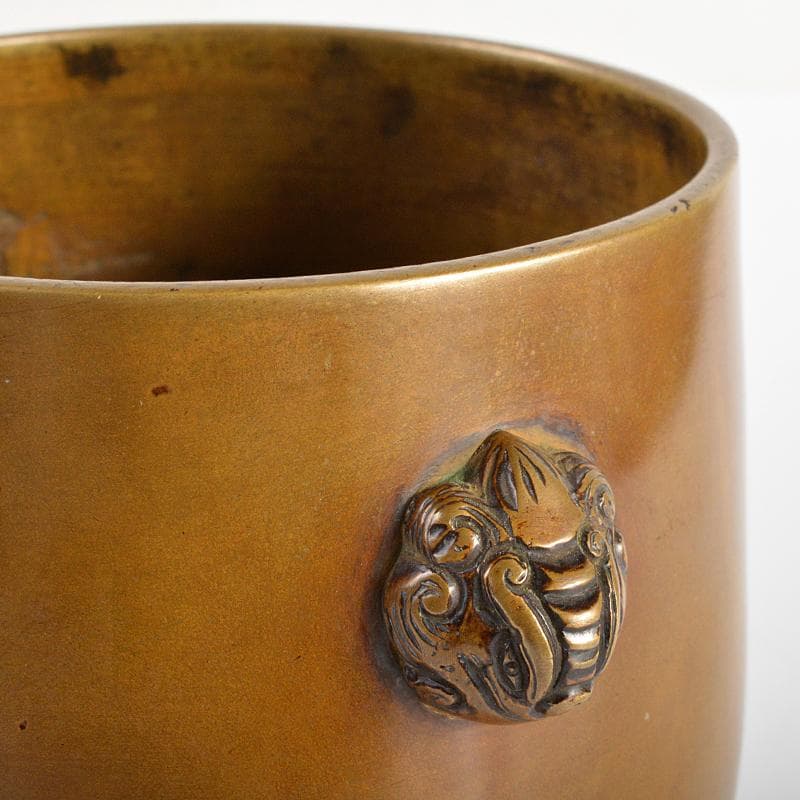 金屋五郎三郎 　宣徳銅　双耳花文　三足火入　共箱　F　R7007