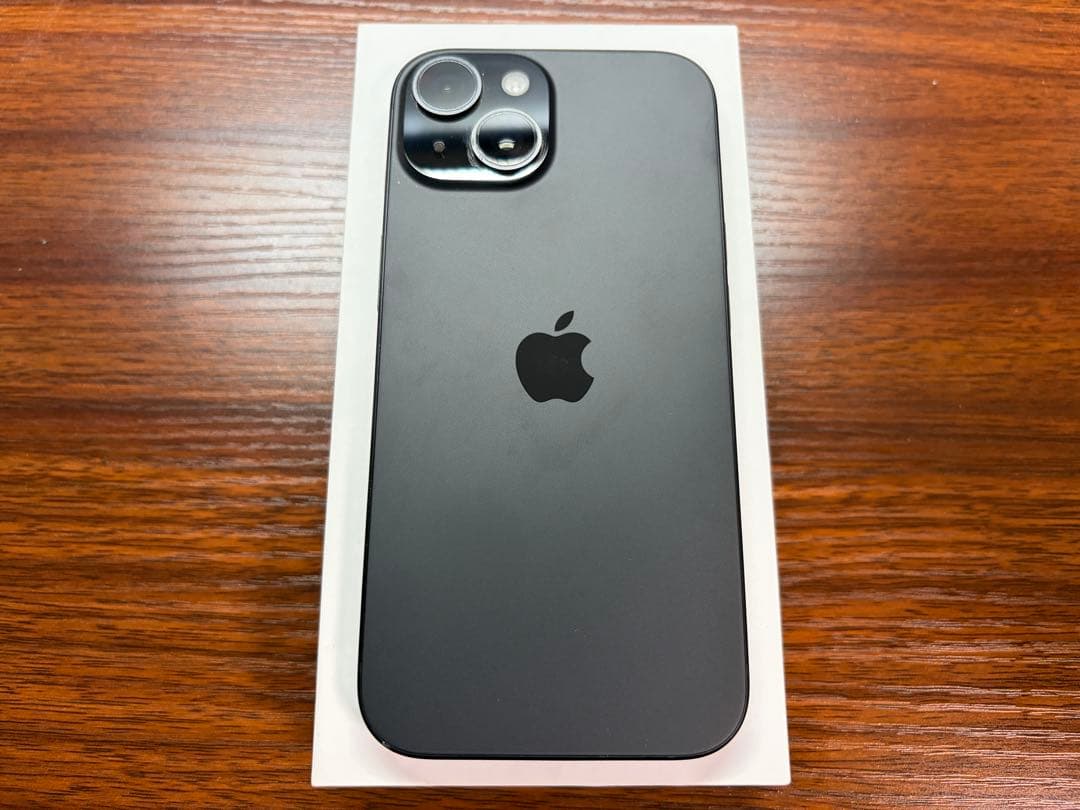 iPhone 15 ブラック 本体 128GB 化粧箱・ケース・ケーブル付き