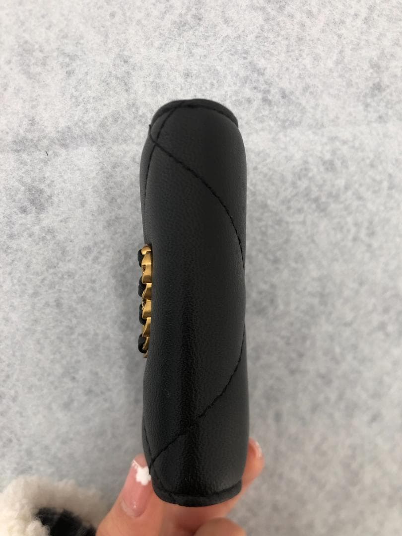 三つ折財布　ロゴレディース　バッグ　財布　ヴィンテージ　ブラック