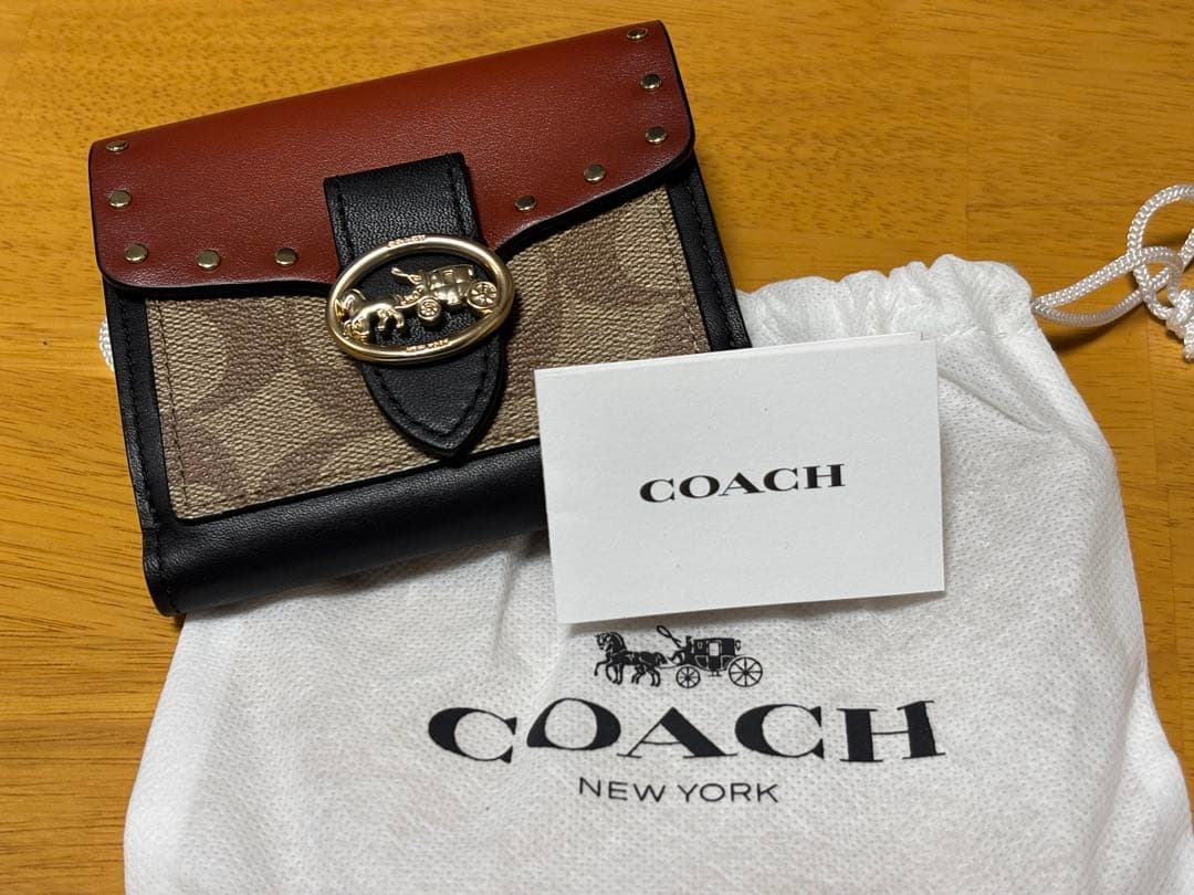 【新品•値下げ可】COACH 二つ折り財布 ブラウン/ブラック