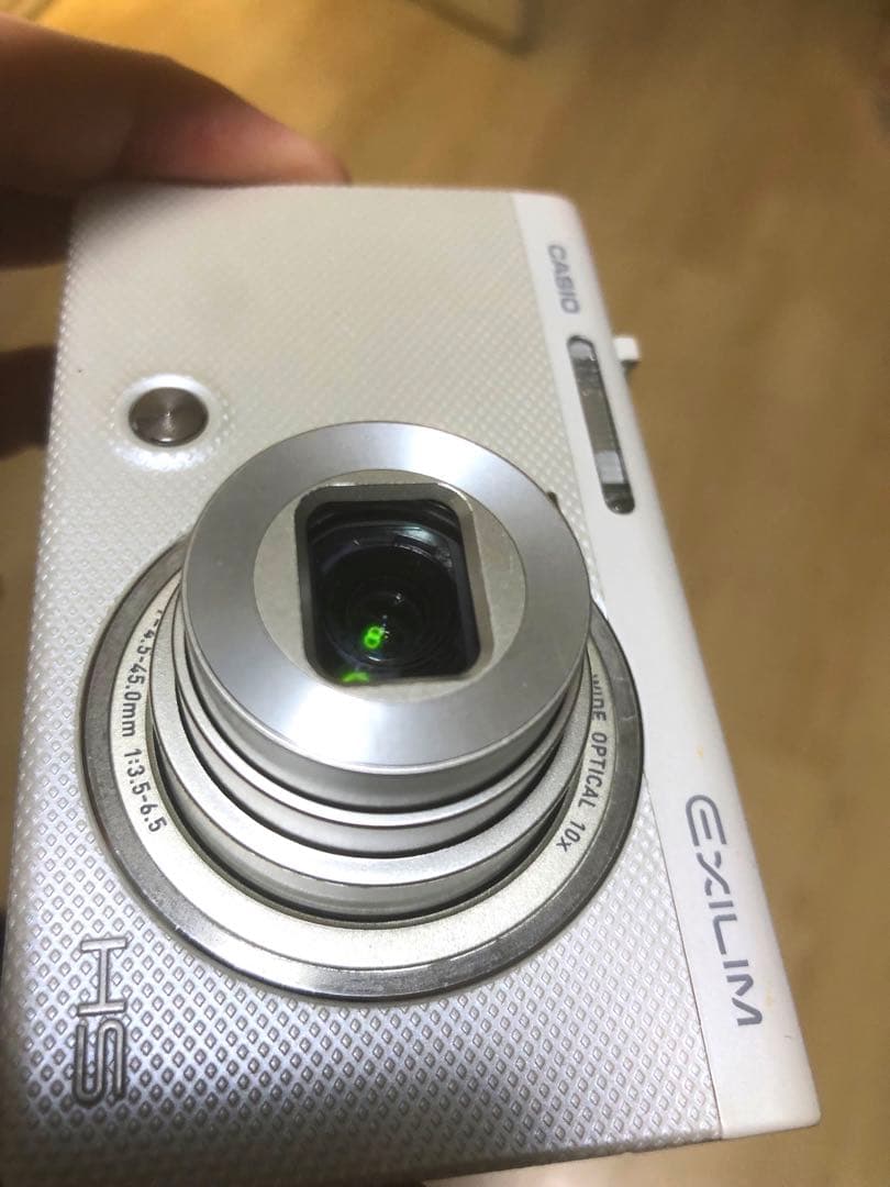 CASIO EXILIM デジタルカメラ　EX-ZR70 充電器付き