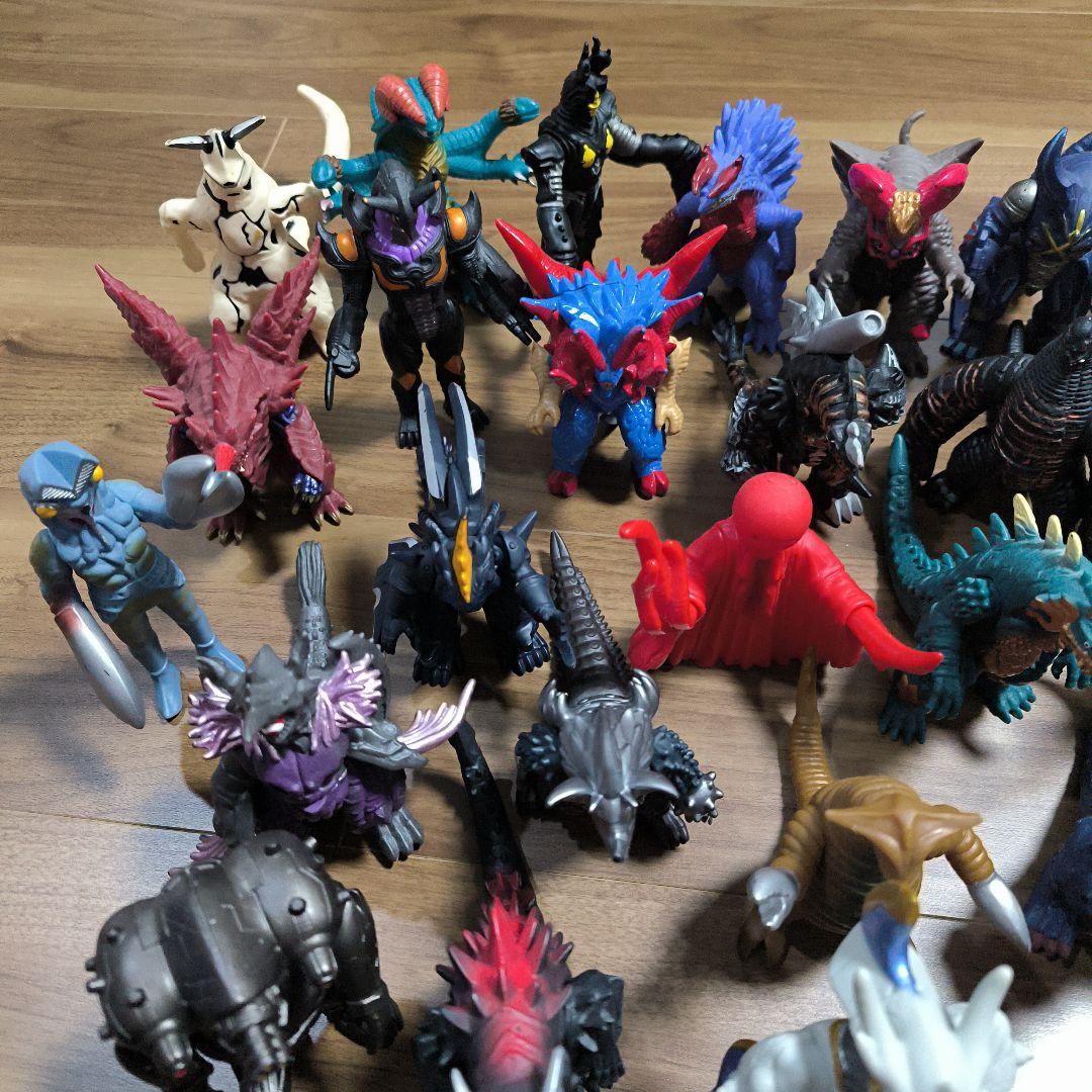 ウルトラマン ソフビ怪獣まとめ売り DXギンガスパーク バトルフィールドボックス