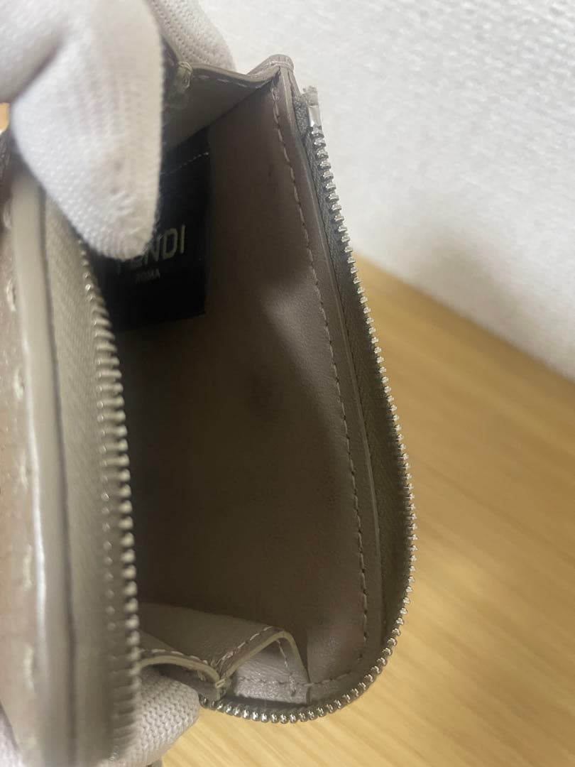 FENDI フェンディ ピーカブーマイクロ三つ折り財布セレリアグレー