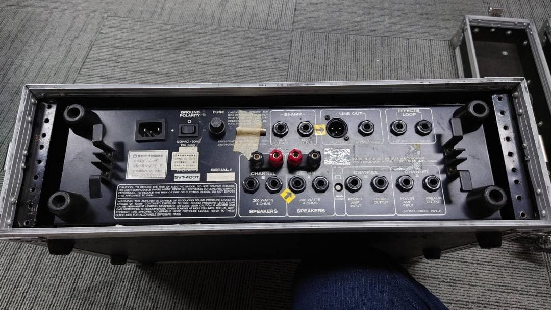 AMPEG SVT-400TH ベースアンプヘッド　ラックケース付き