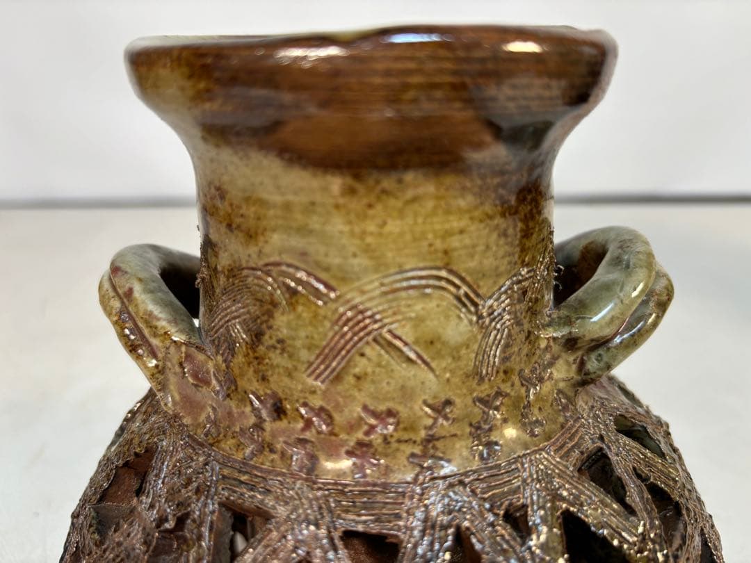 透かし彫り模様　壺型 一輪挿し　3点セット