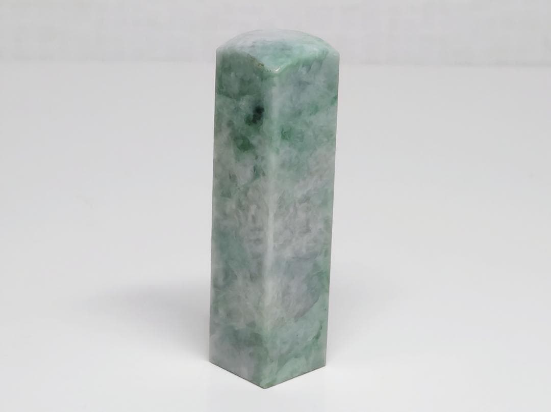 印材・角⑦ 43g 翡翠 ヒスイ 鑑賞石 原石 自然石 誕生石 鉱物 水石