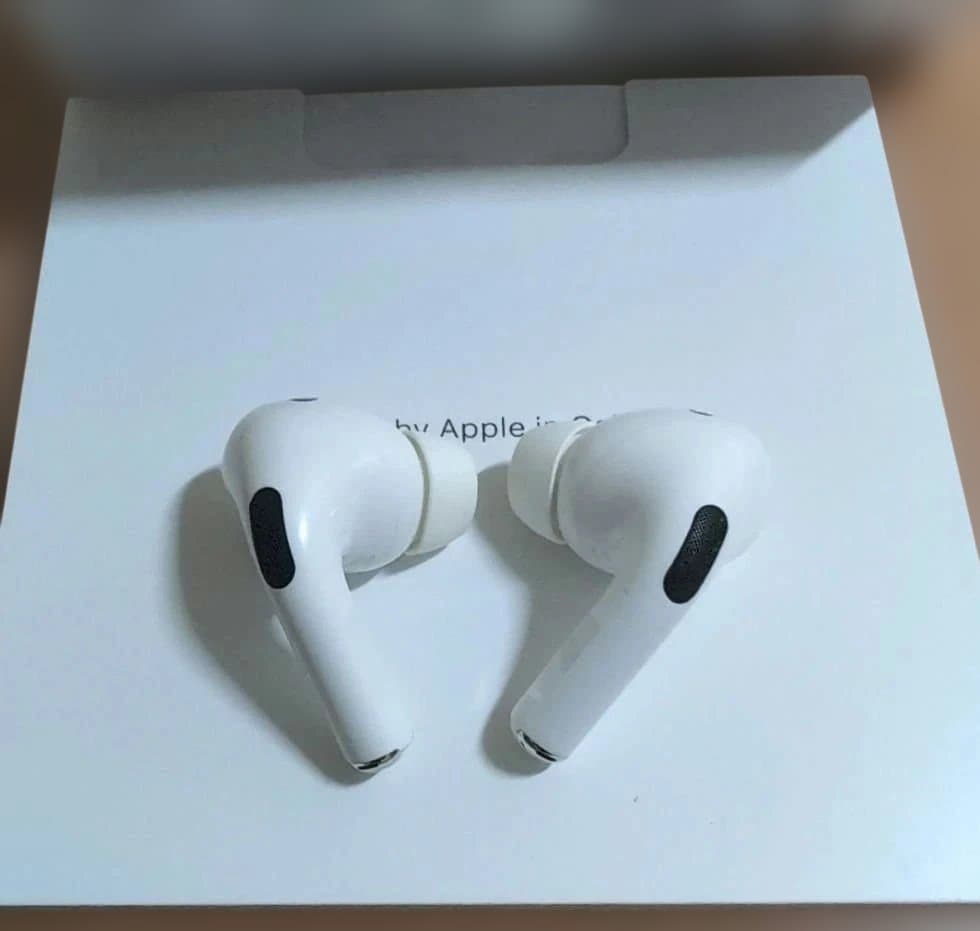 そ*ち様 AirPods Pro 第二世代 右左耳　A2698