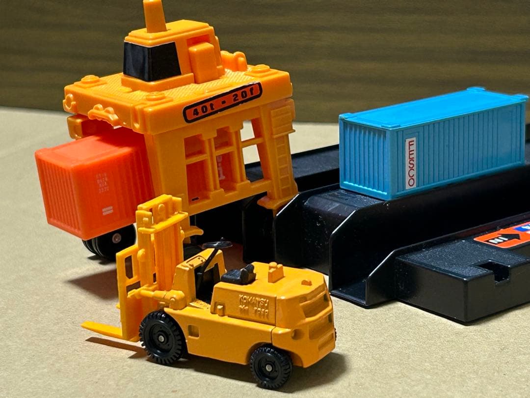 日本製 トミカ ギフトセット コンテナセット