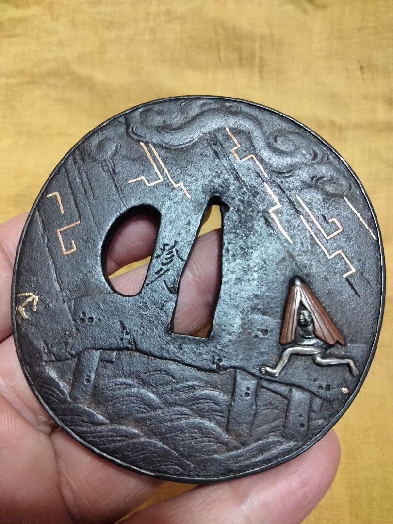 名品　鉄地大鍔　鐔(珍久　雷雨傘小僧の図)江戸時代　佐藤珍久　安親師　桑縁箱付き