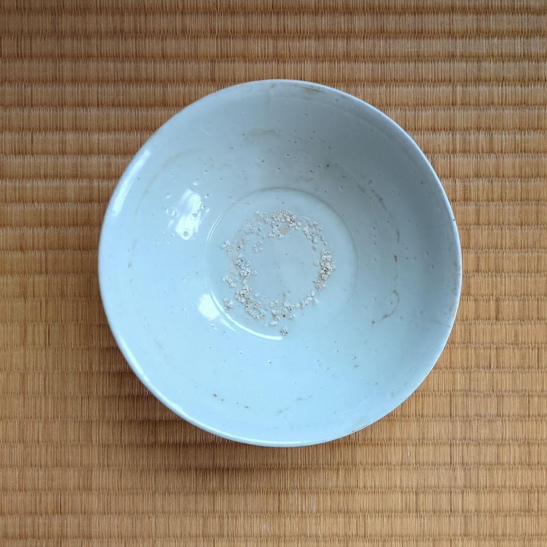 淡い青色の陶器製丸型鉢 骨董品 李朝白磁碗　骨董品　古美術
