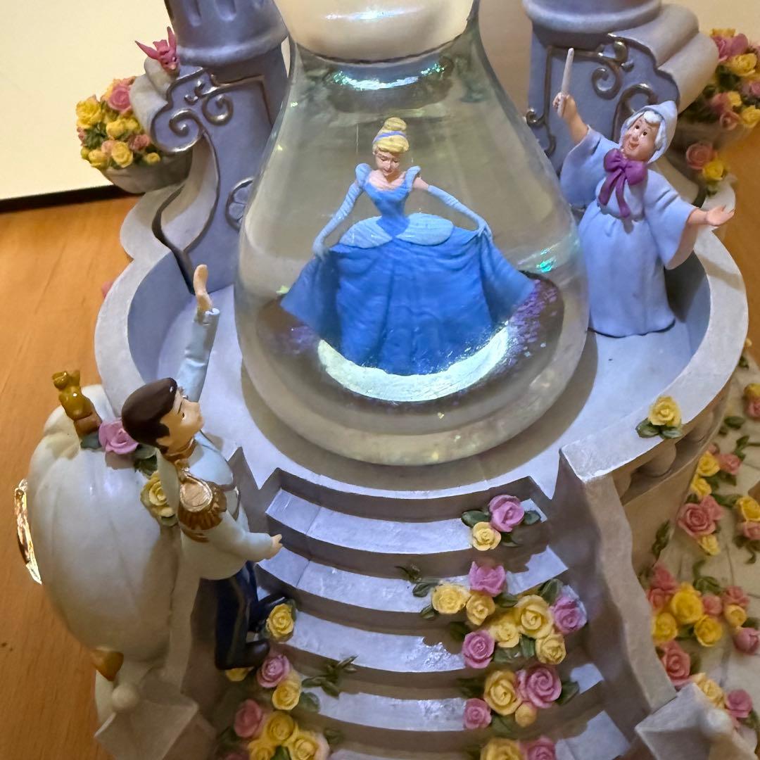 ディズニー　シンデレラ　スノーグローブ