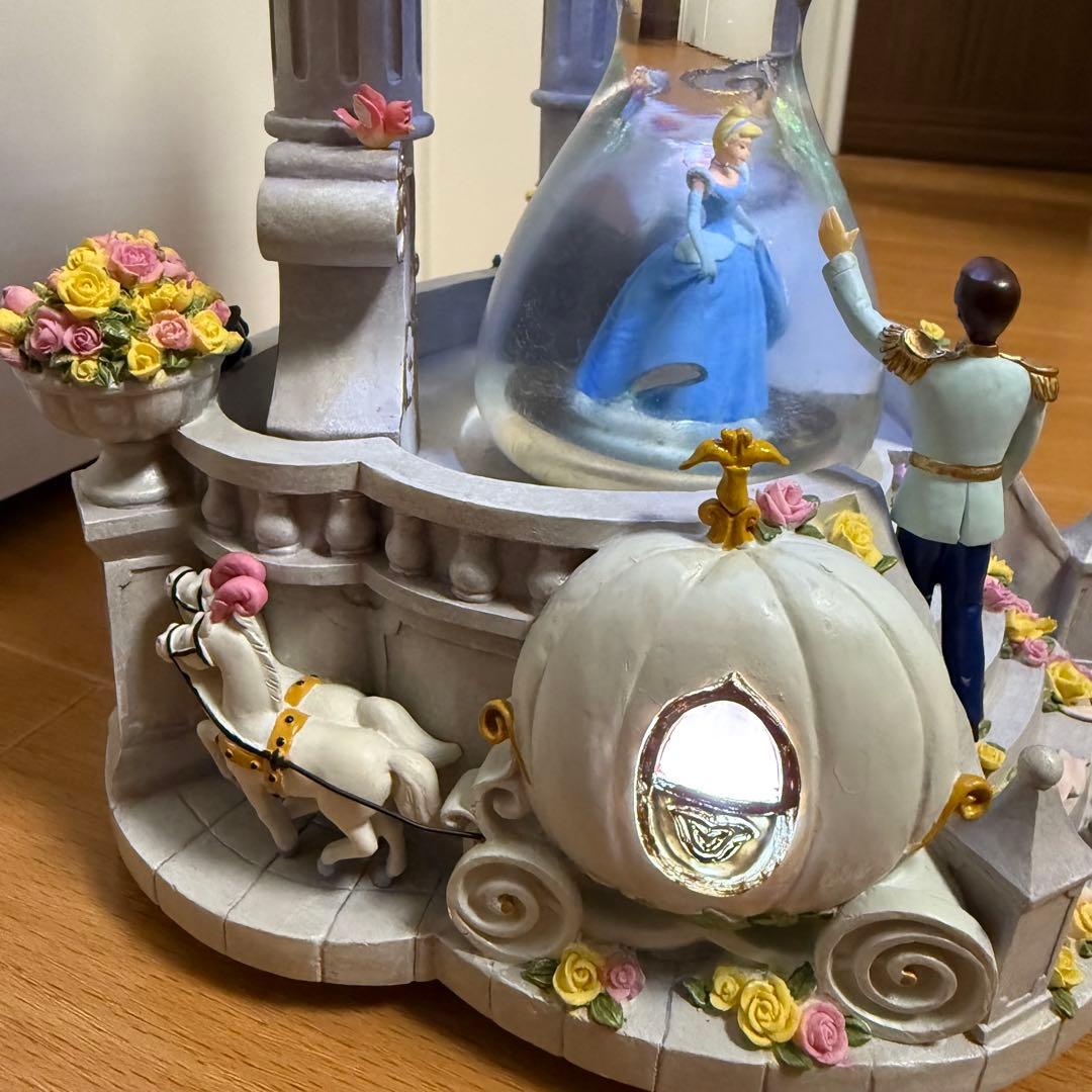 ディズニー　シンデレラ　スノーグローブ
