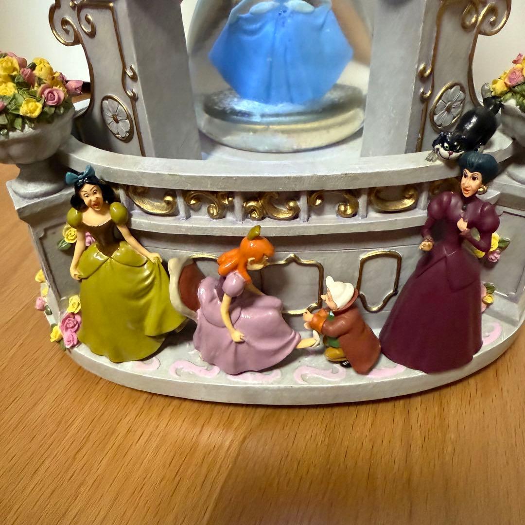 ディズニー　シンデレラ　スノーグローブ