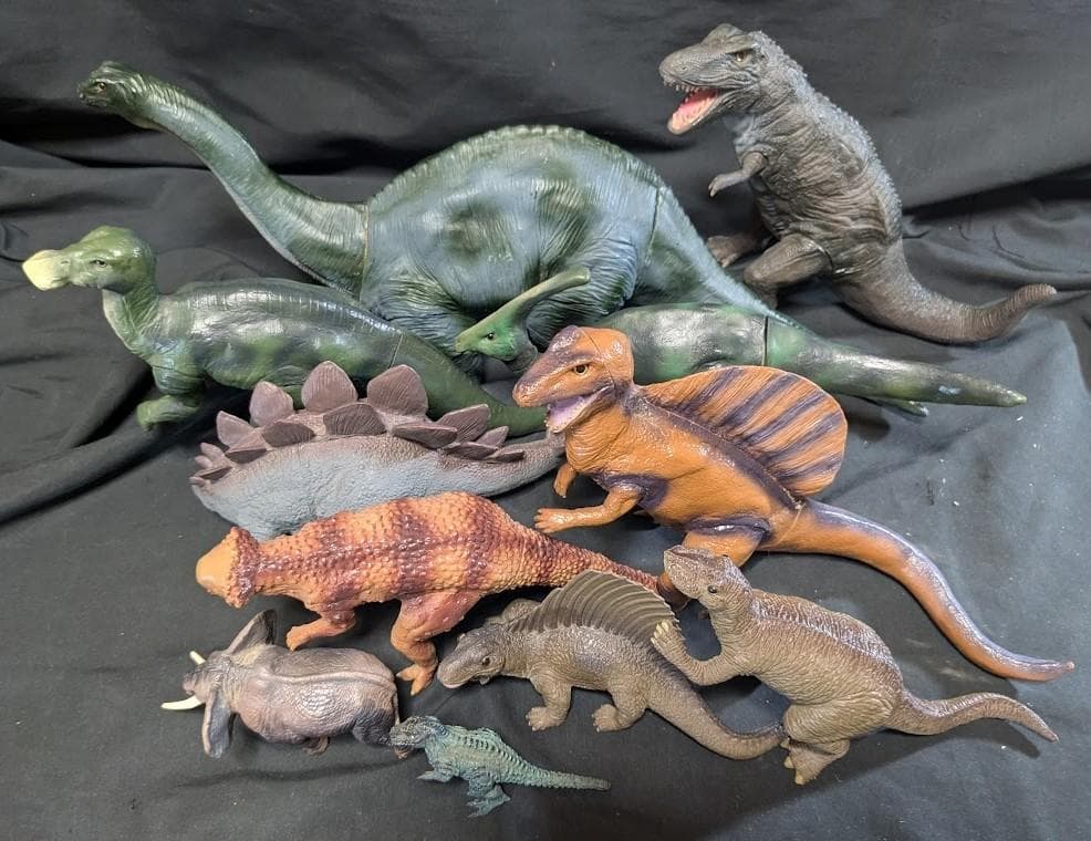 昭和レトロ恐竜（ツクダホビー）ソフビフィギュア９体セット＋２