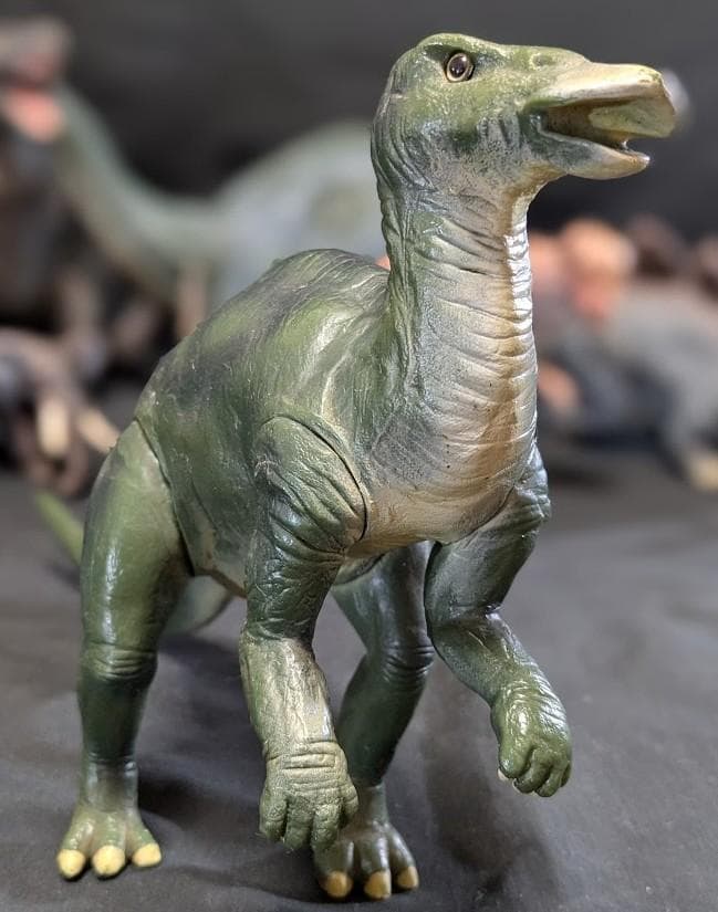 昭和レトロ恐竜（ツクダホビー）ソフビフィギュア９体セット＋２