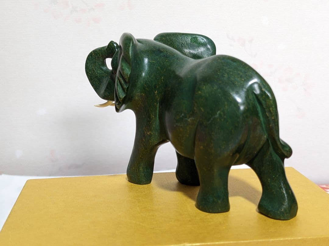 ♦VERDITE バーダイト 象彫刻置物飾り 南アフリカ共和国産 宝飾品 レア物