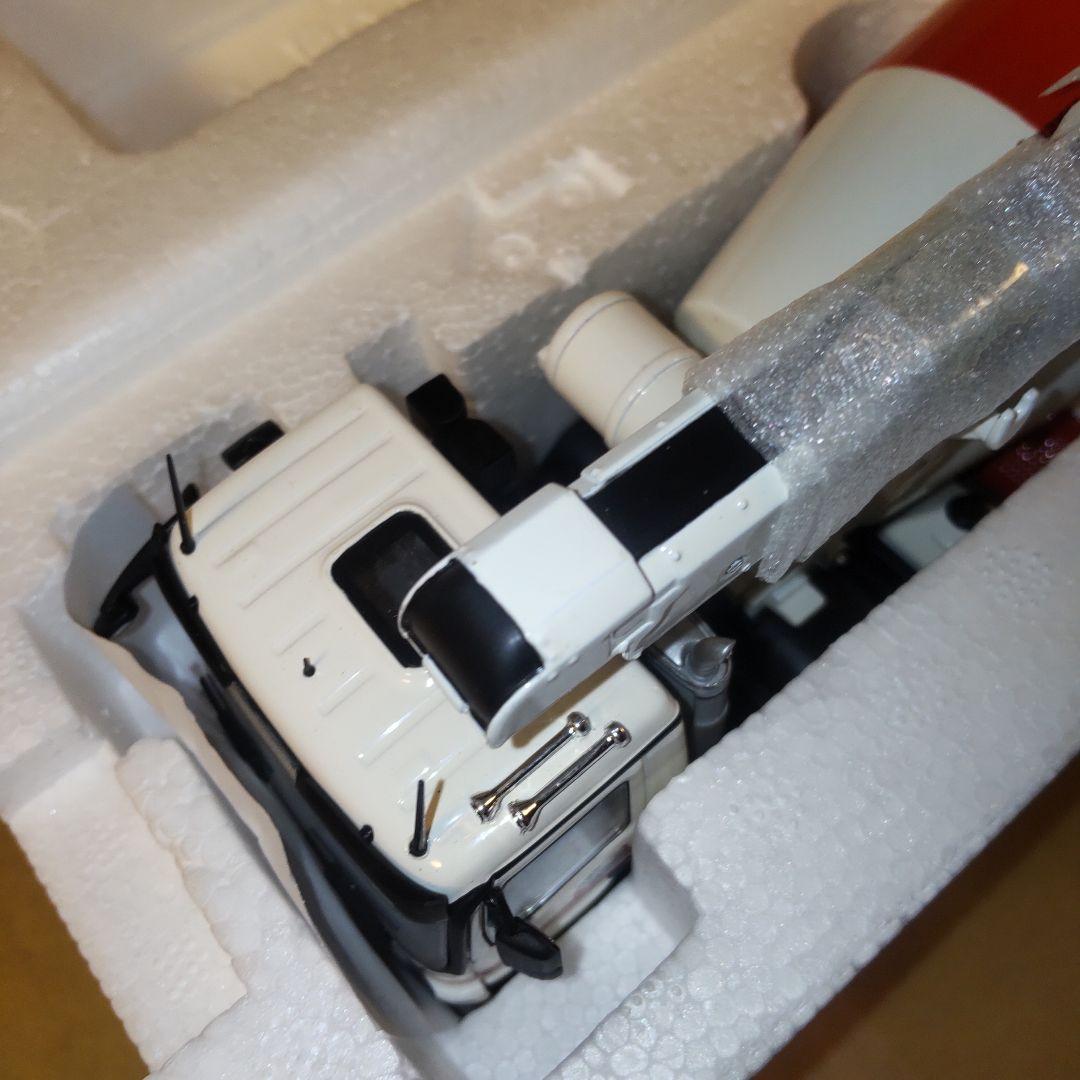 NZG メルセデスベンツアクトロス8x4 Liebherrミキサー車