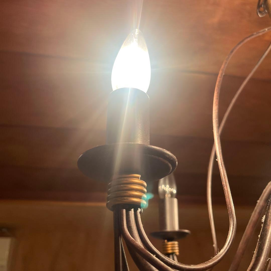 ブラックシャンデリア 8灯 モダンデザイン