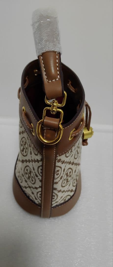 椿様。美品 TORY BURCH ショルダーバッグ Tモノグラム ジャガード