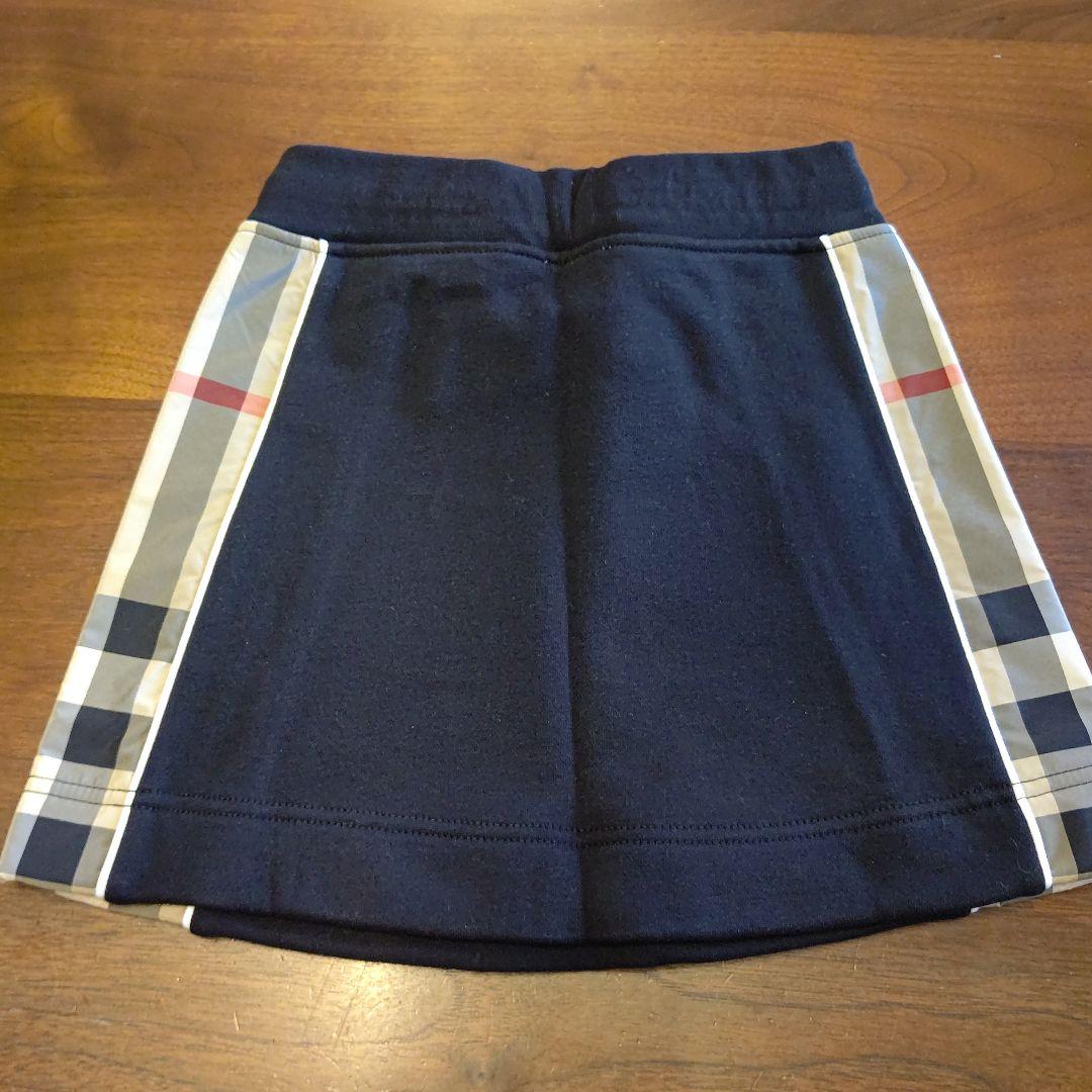 Burberry ブラック スカート 4Y