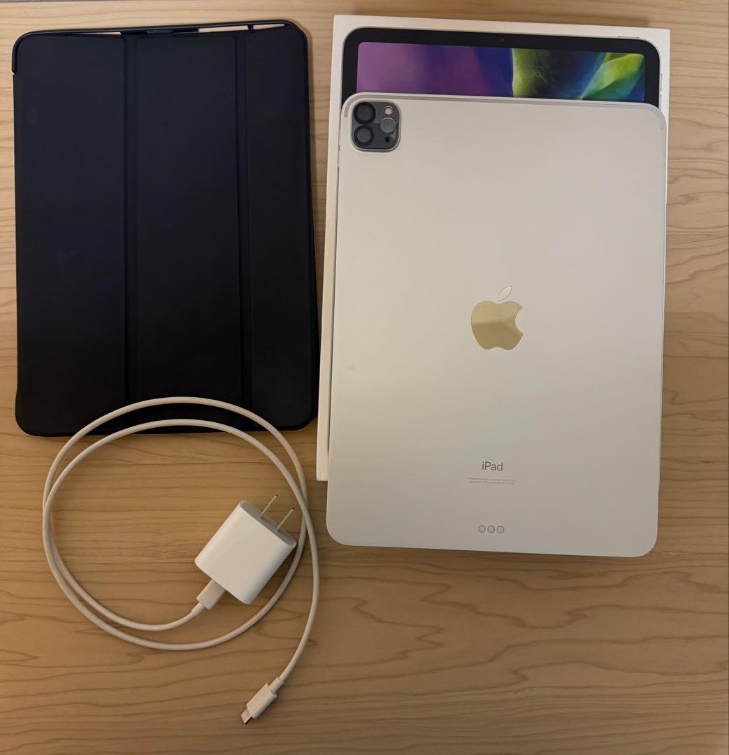 Apple iPad 11インチ シルバー 本体と充電器、カバー付き