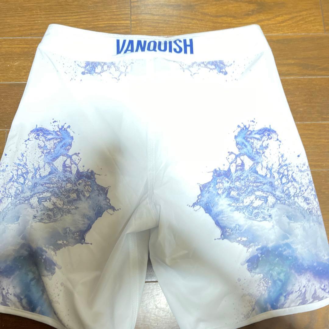 VANQUISH FITNESS 26インチ　サーフパンツ ホワイト/ブルー