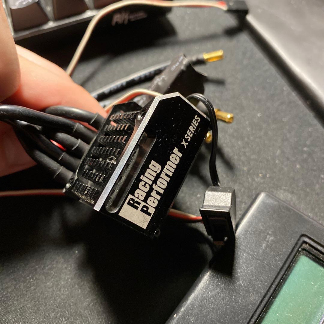 ヨコモ レーシングパフォーマーアンプ＆プログラムカード元箱説明書あり。