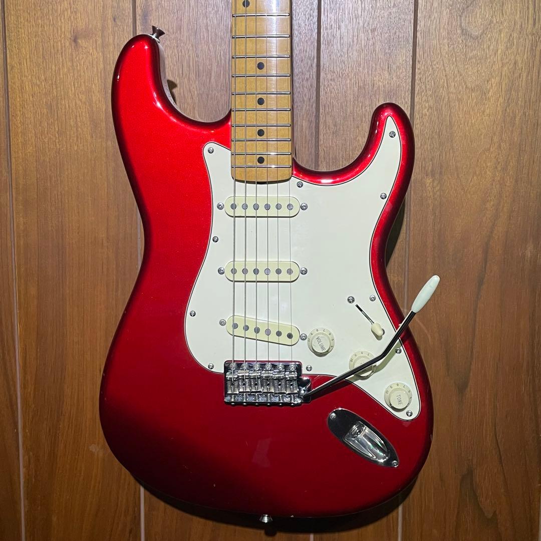 【中古・美品】Fender Japan ストラトキャスターCAR