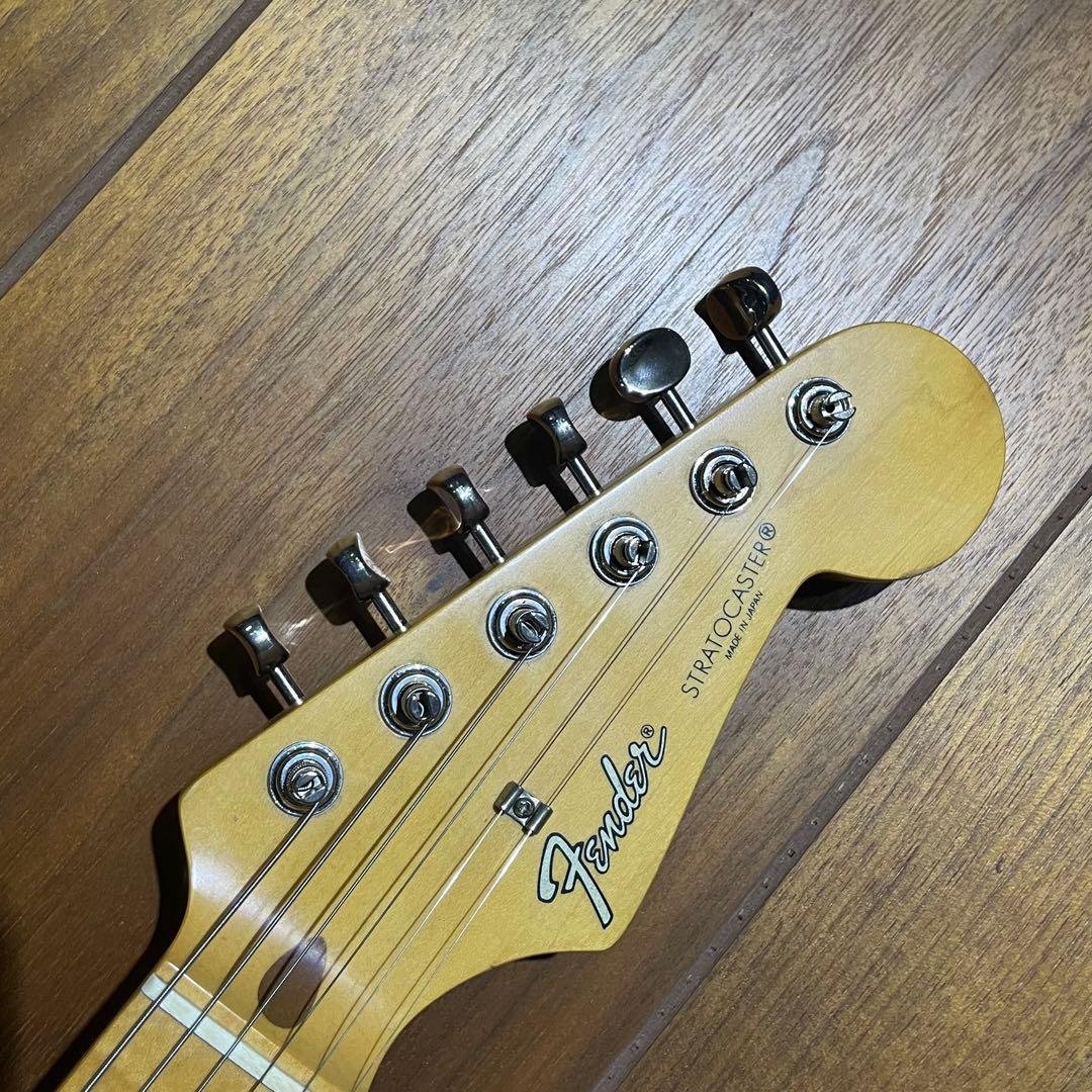 【中古・美品】Fender Japan ストラトキャスターCAR