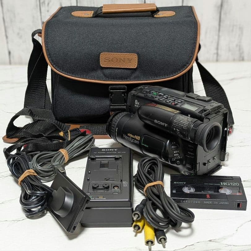 【再生機】SONY　CCD-TR705　Hi8　8mm対応　カメラバッグセット