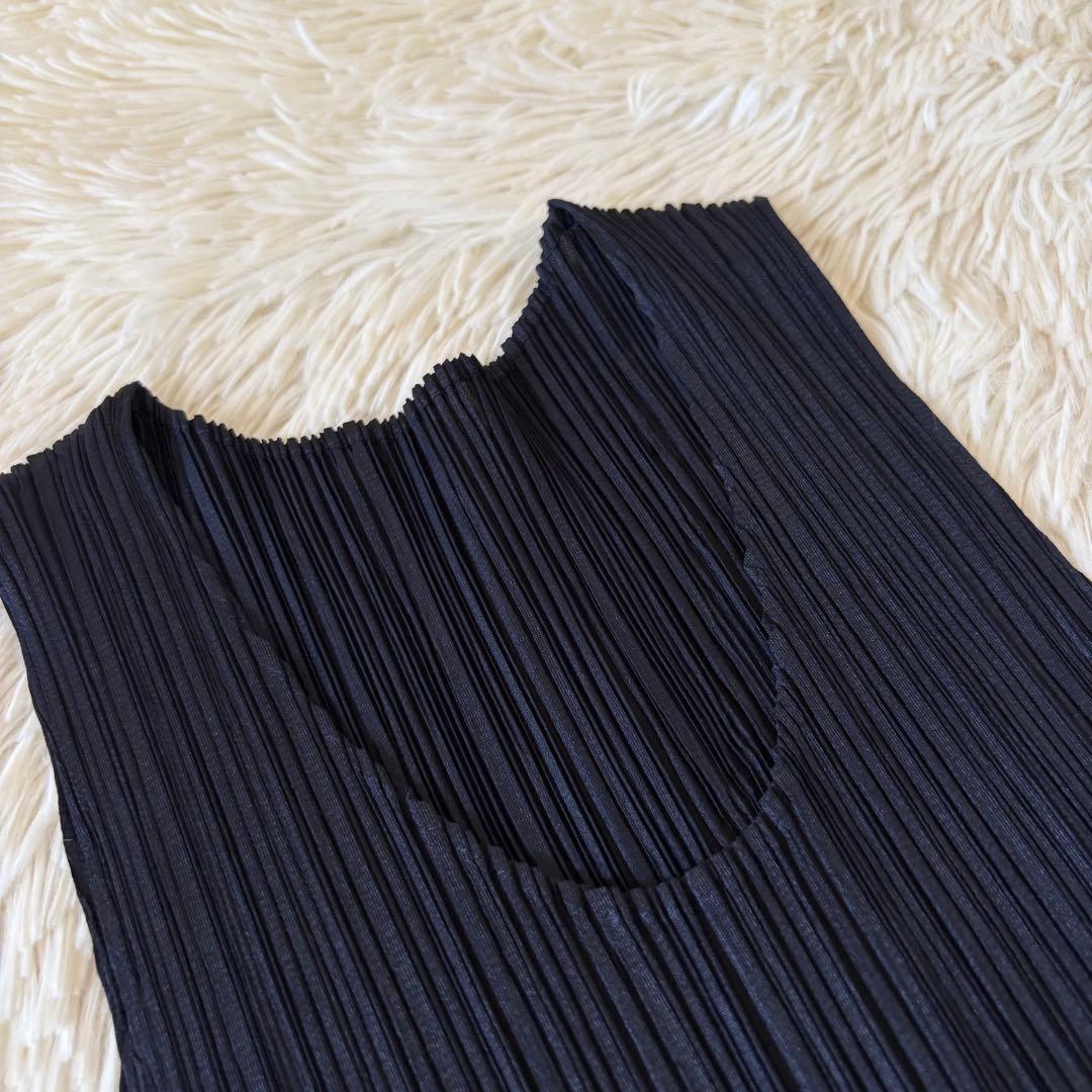 美品✨ プリーツプリーズ　イッセイミヤケ　タンクトップ　ノースリーブ　総プリーツ