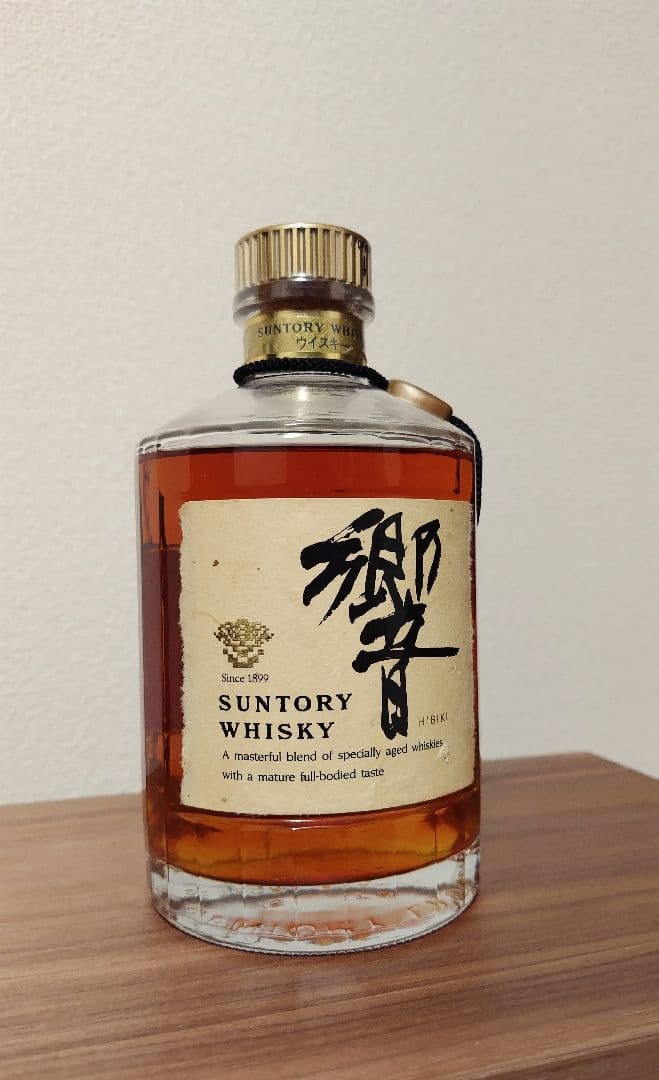 マン樣用　サントリー響　裏ゴールドラベル　年数表記無の希少古酒　写真追加しました