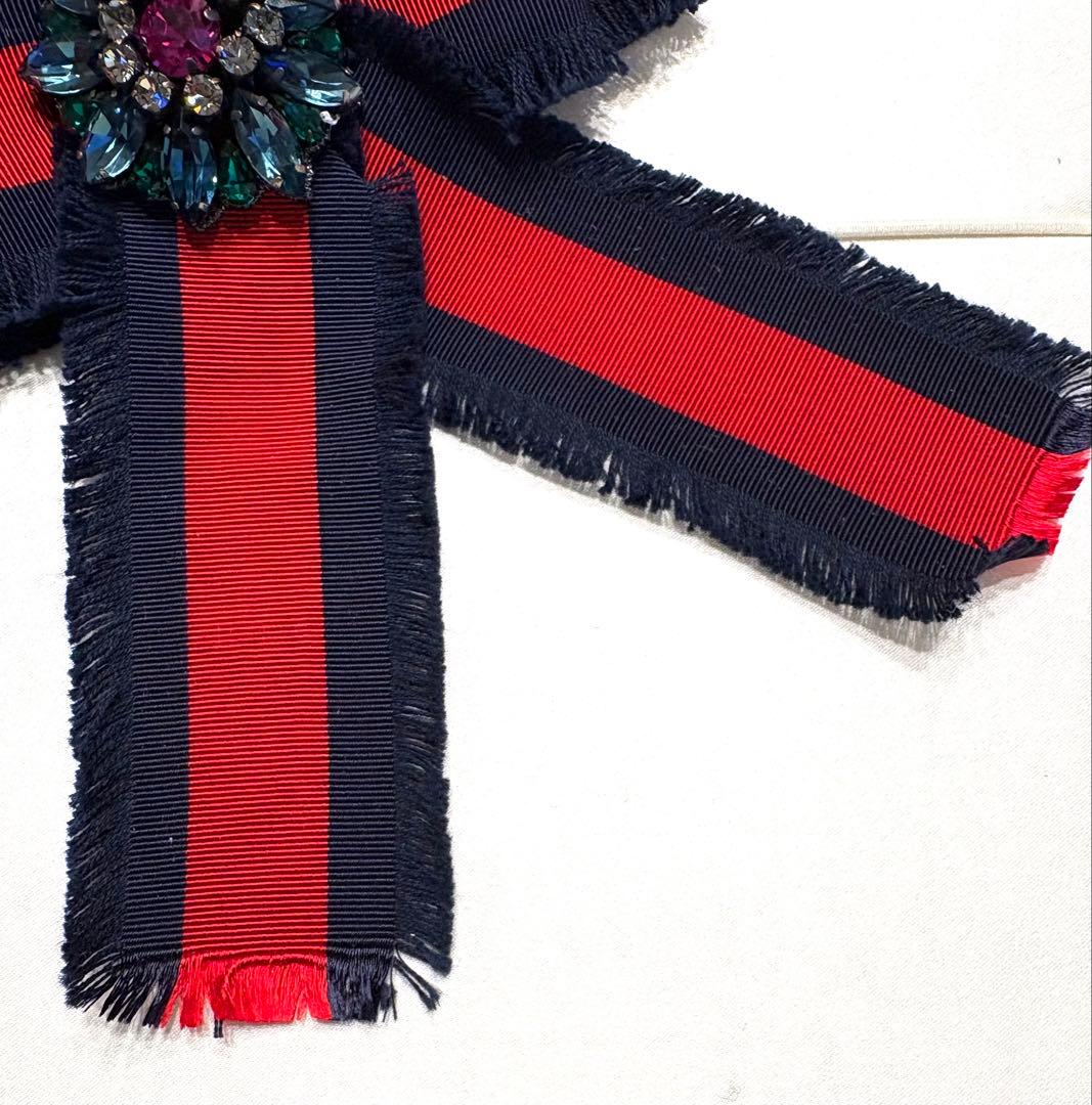 グッチ☆リボンブローチ　シェリーリボン✖️ラインストーン　蜂　ロゴ　リボンタイ