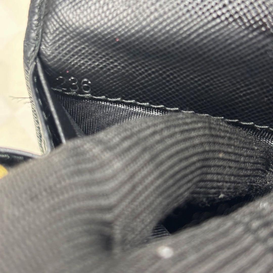 極美品　PRADA プラダ　長財布　二つ折り　M86