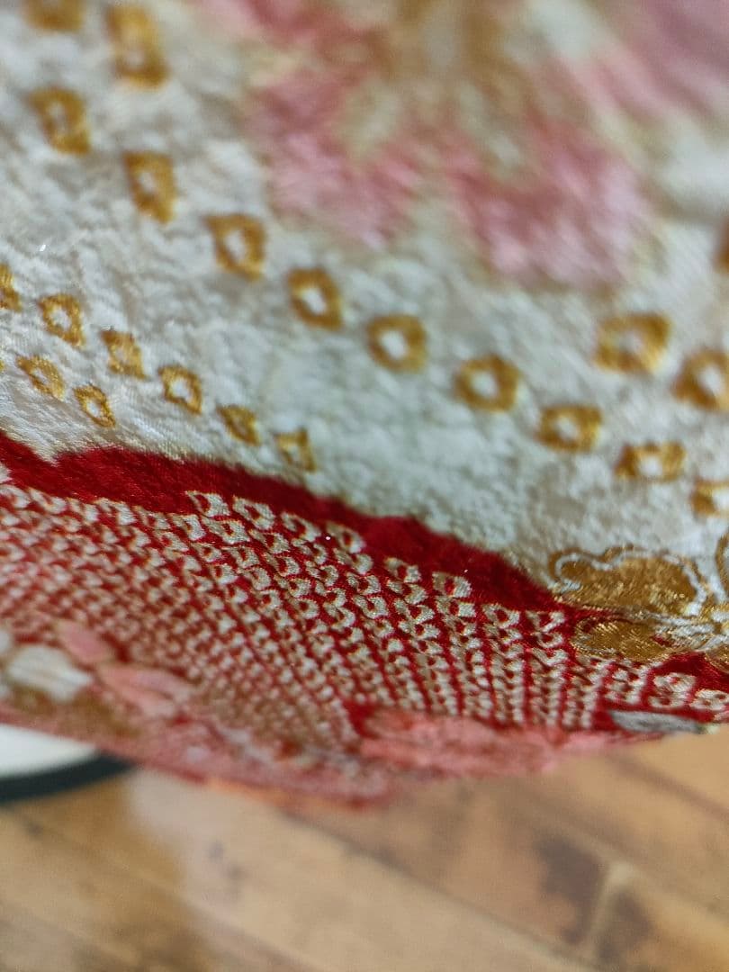 【お手続き中】絞り　疋田絞り　本振袖　古典柄　白系