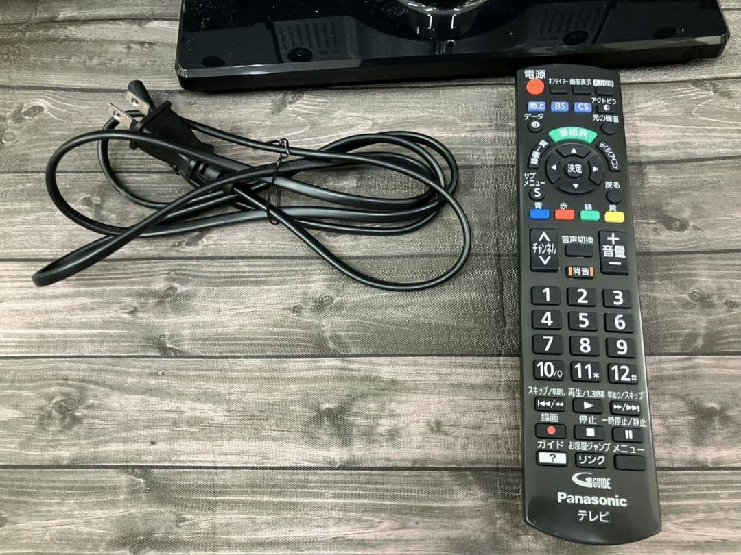 【液晶テレビ　Panasonic】2017年製　TH-32E300　リモコン付き