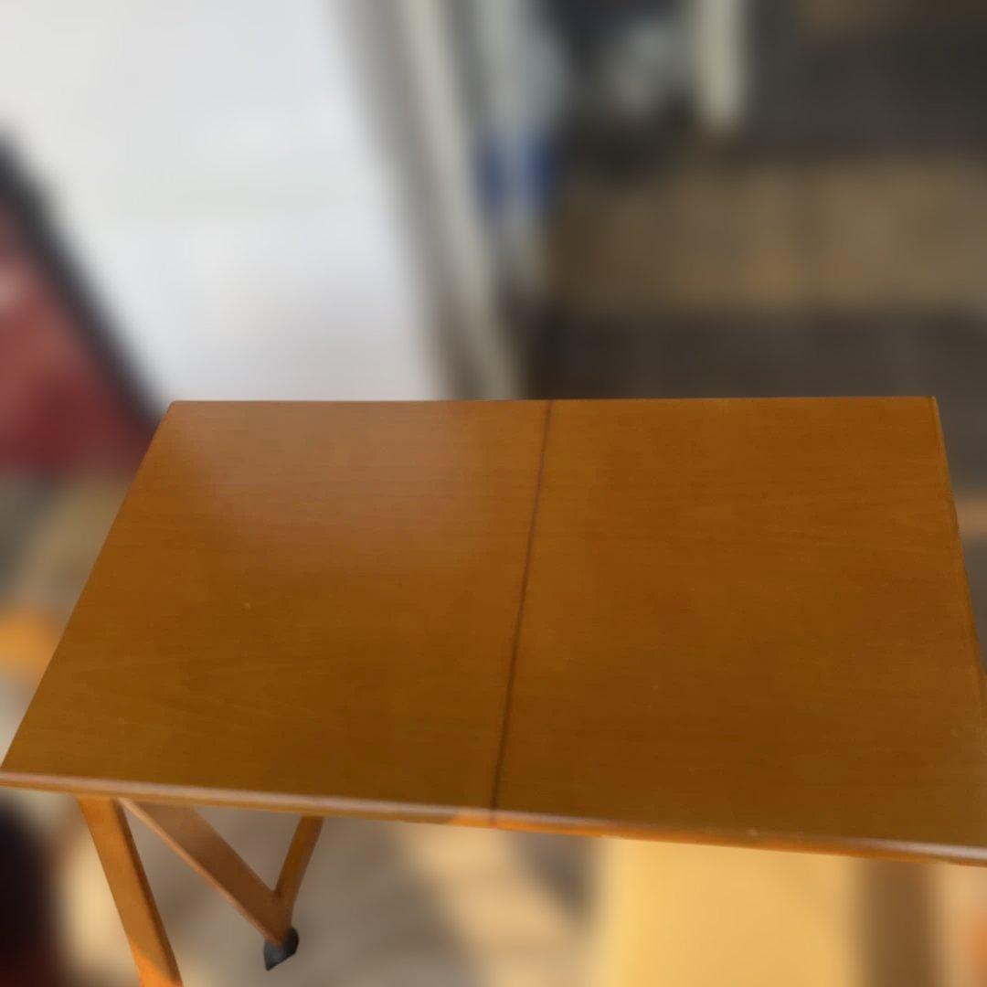 新たに傷入りました！CD 折りたたみデスク&チェア　収納付き　キャスター