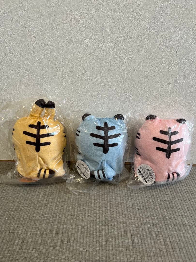 ちいかわハッピーバッグ2022年ぬいぐるみ・缶バッジ