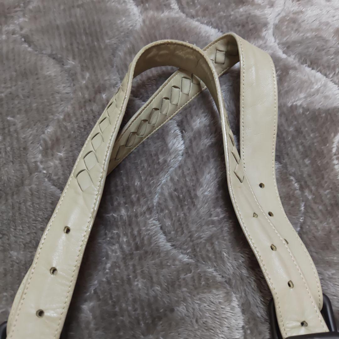 ボッテガ　クリーム色 クッションデザイン ショルダーバッグ