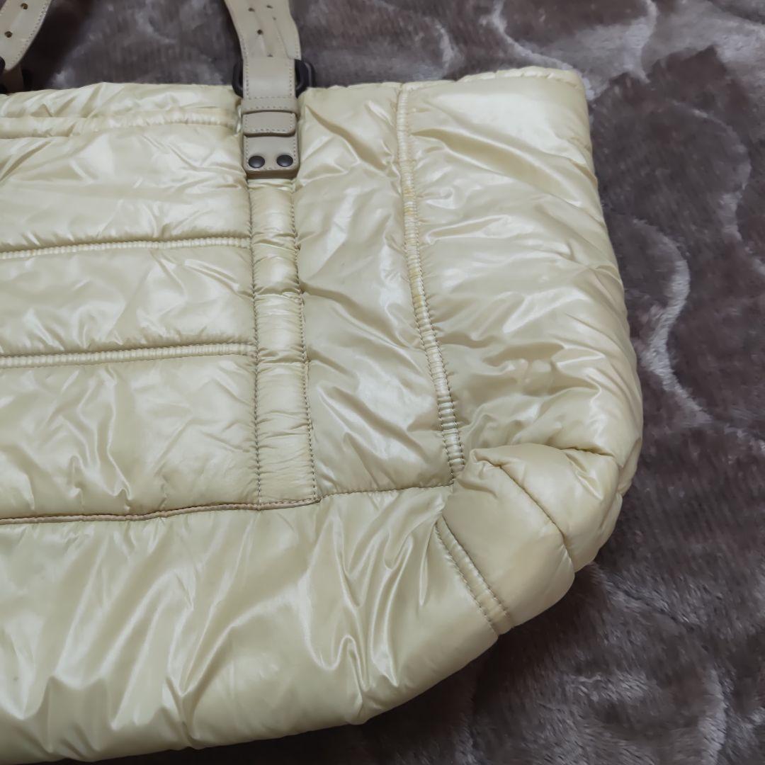 ボッテガ　クリーム色 クッションデザイン ショルダーバッグ