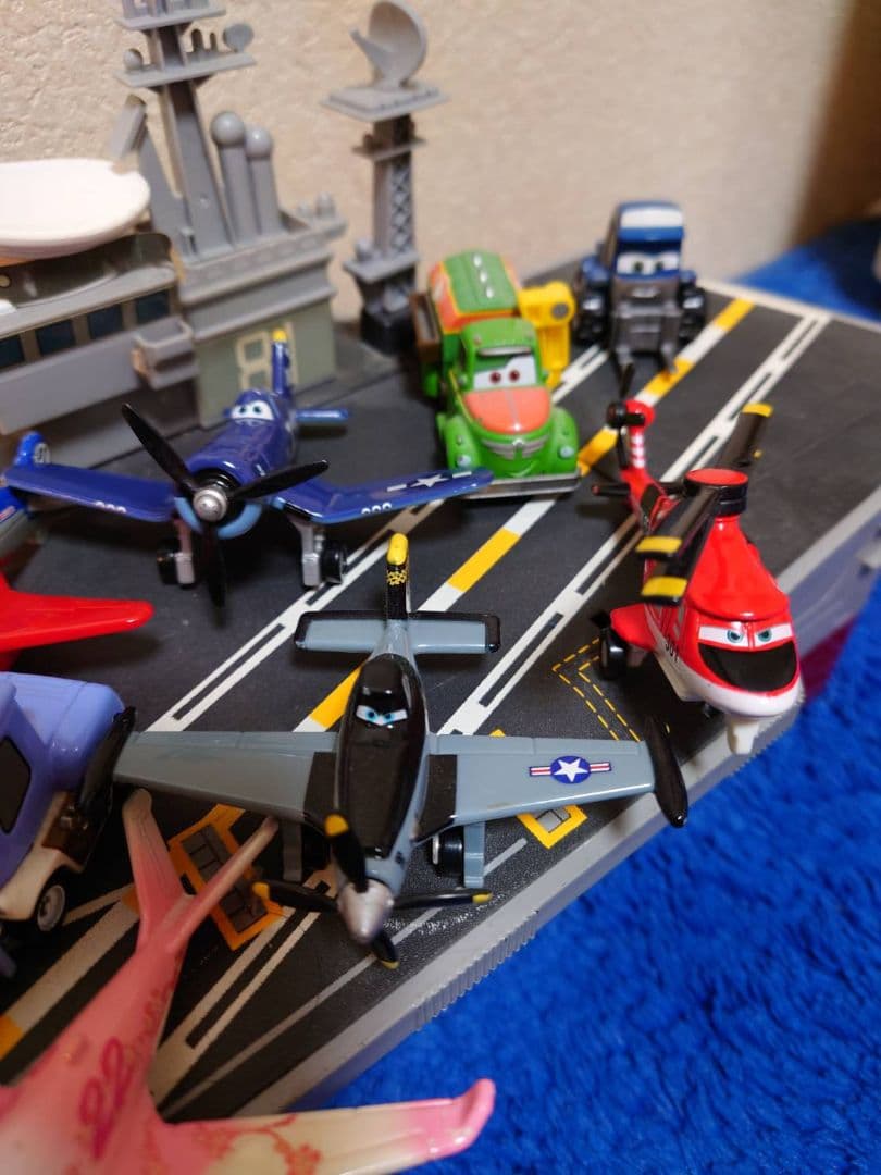 プレーンズトミカ 16体　航空母艦　セット