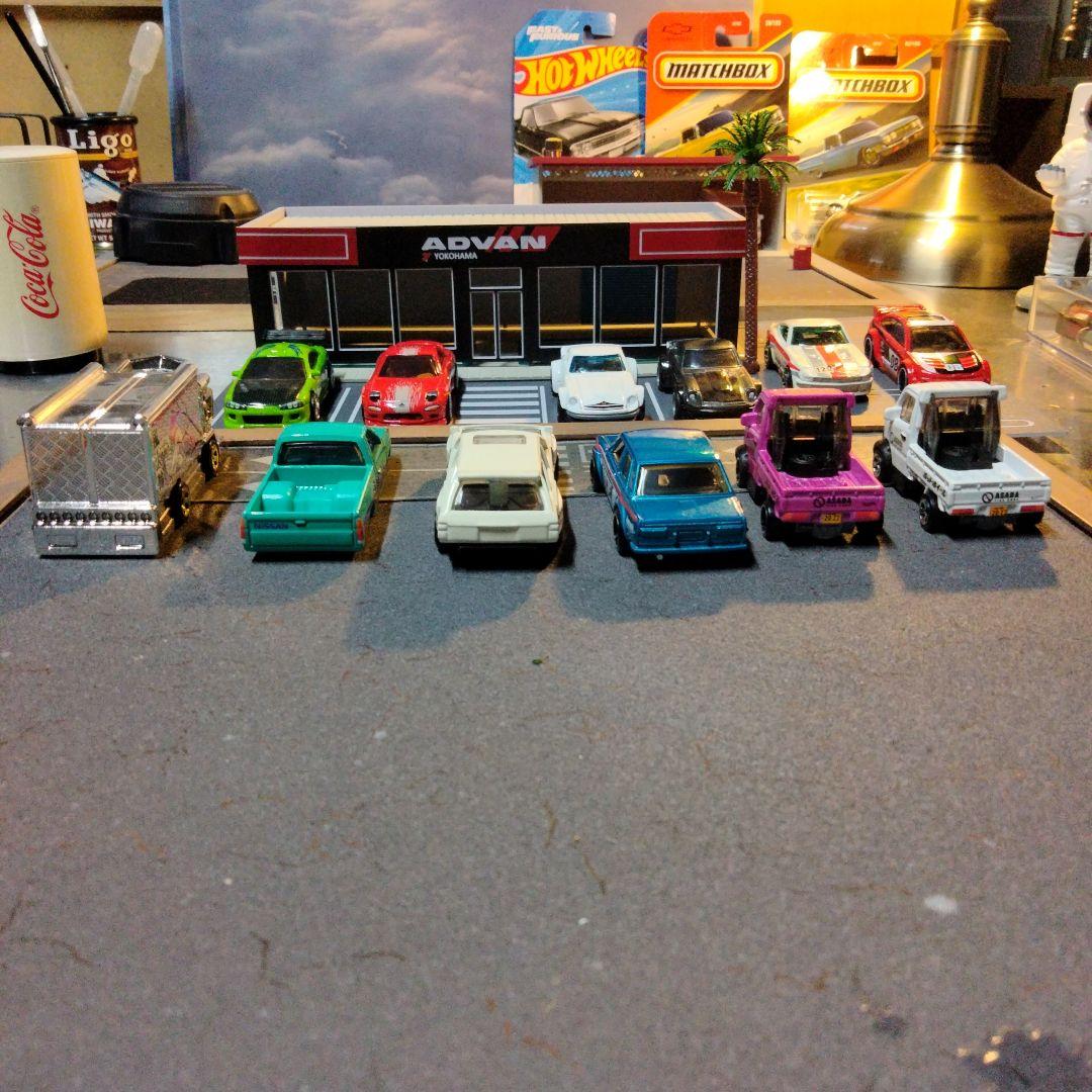 ホットウィール12台セット　ニッサン　マツダ　　　三菱　デコトラ　軽トラ