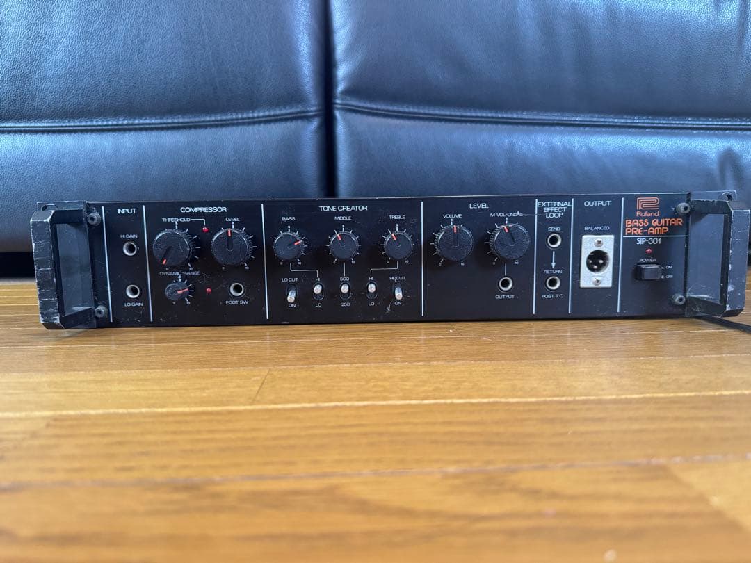 215 Roland ベースギタープリアンプ SIP-301