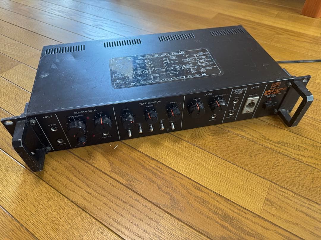 215 Roland ベースギタープリアンプ SIP-301