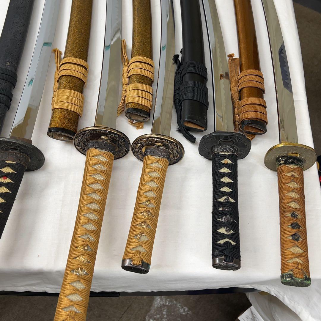 【傷あり】模造刀 8本 まとめ 透かし鍔 太刀 脇差 白鞘 龍 黒鞘 金梨地