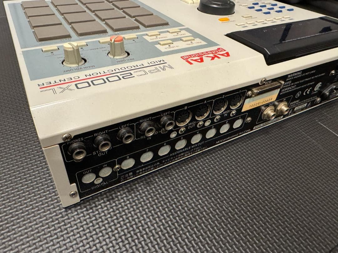 AKAI（アカイ） MPC 2000XL CF