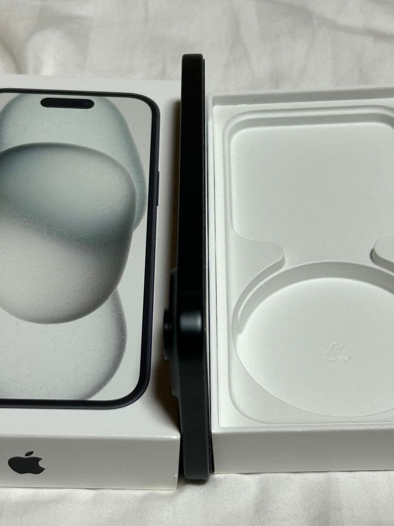 Apple iPhone 15 ブラック 本体 256GB simフリー
