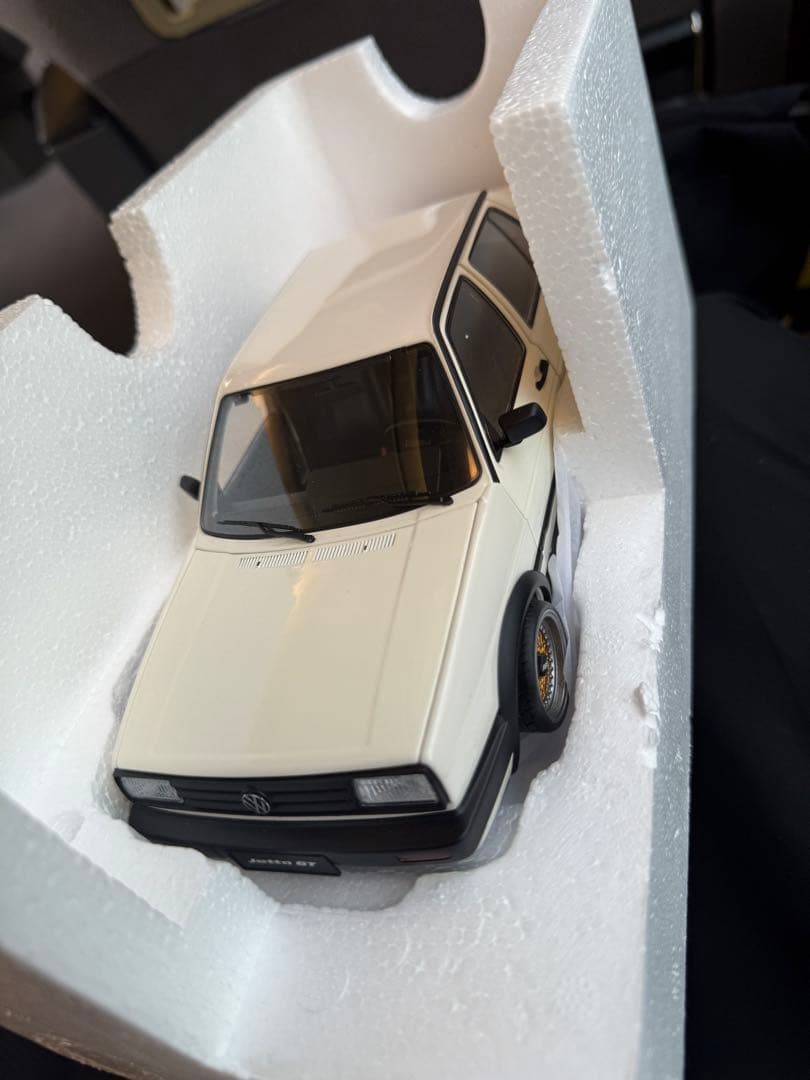 ミッションモデル　1/18 VW ジェッターGT A2